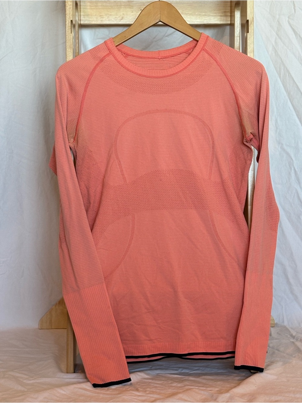 Lululemon Swiftly Tech Long Sleeve - Size 6